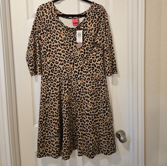 Torrid Leopard Print Ladies Dress with Pops of Color - Picture 6 of 8